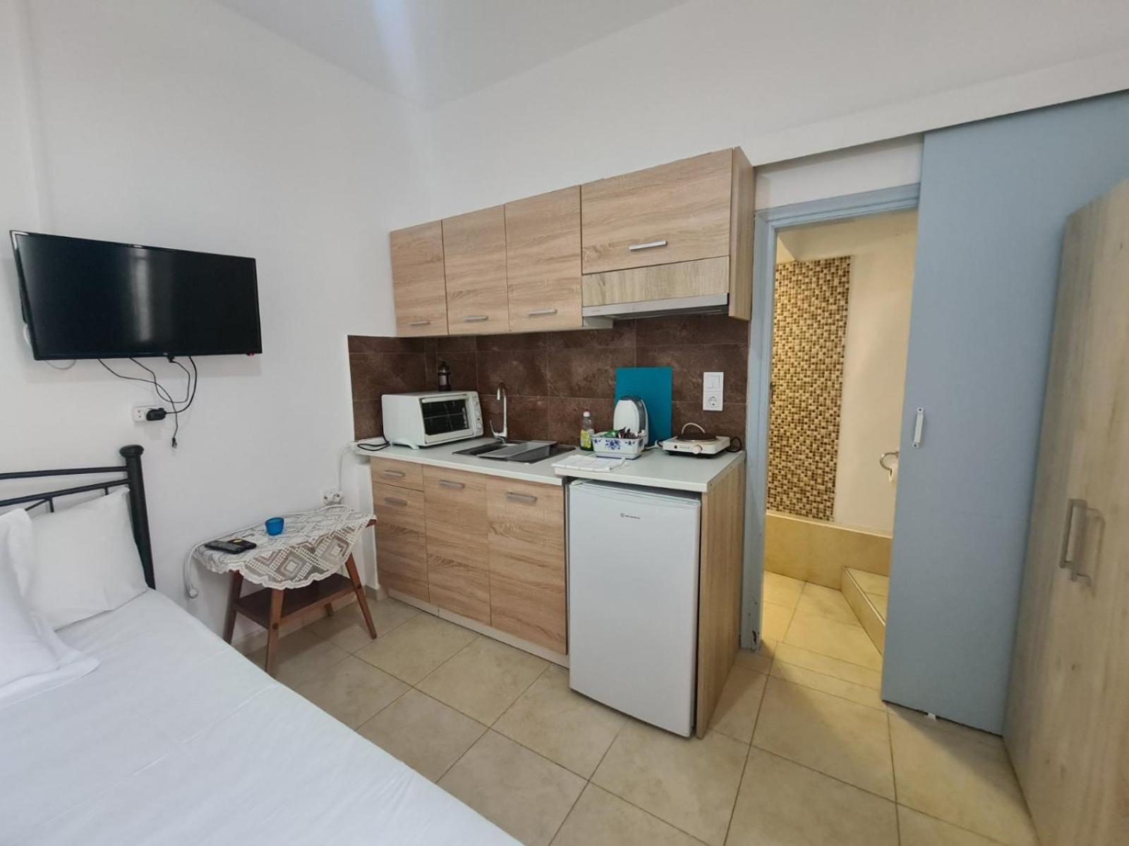 Aithra -Cosy Studio In Centre Of Poros Poros Town Eksteriør billede