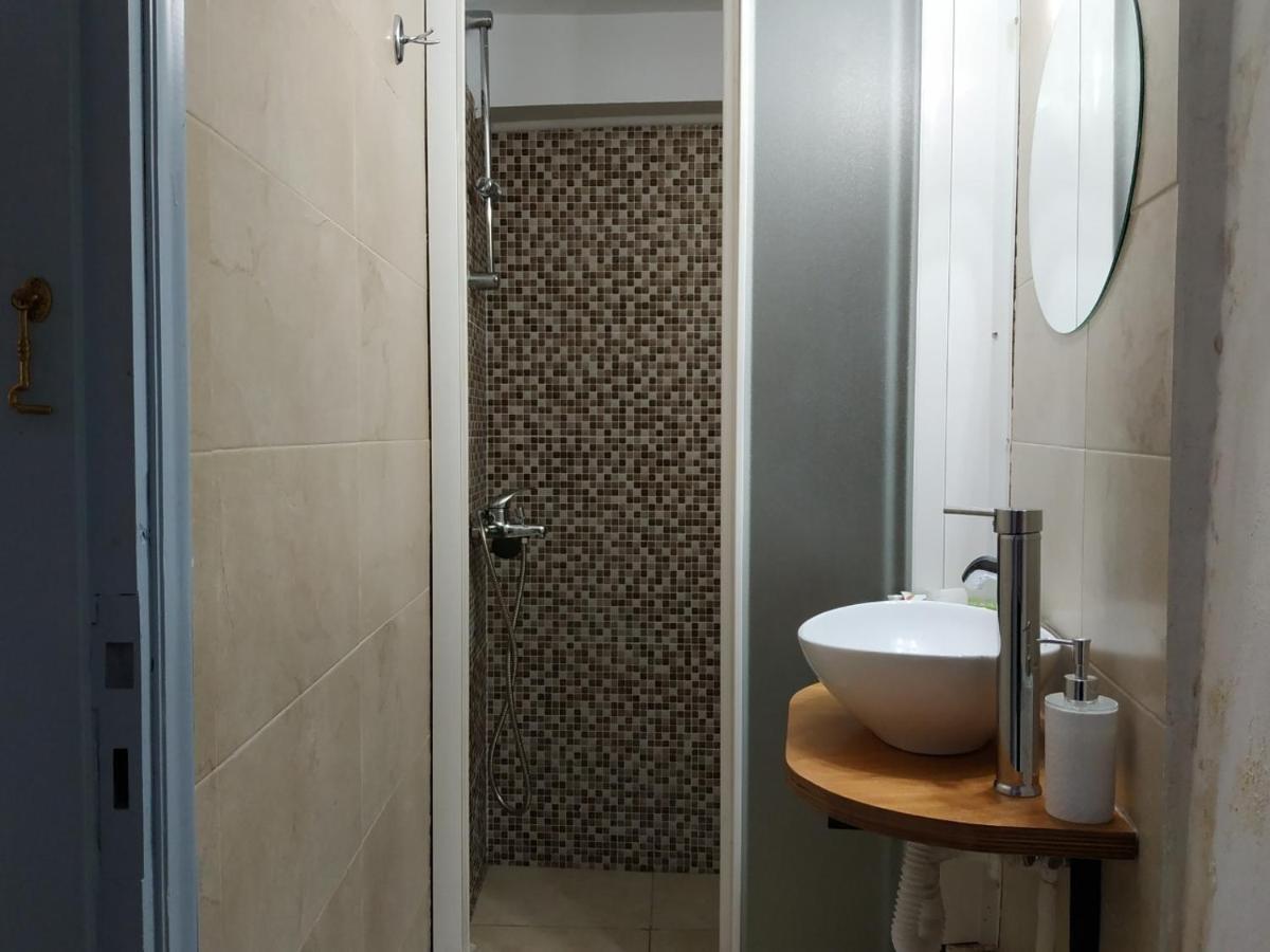 Aithra -Cosy Studio In Centre Of Poros Poros Town Eksteriør billede
